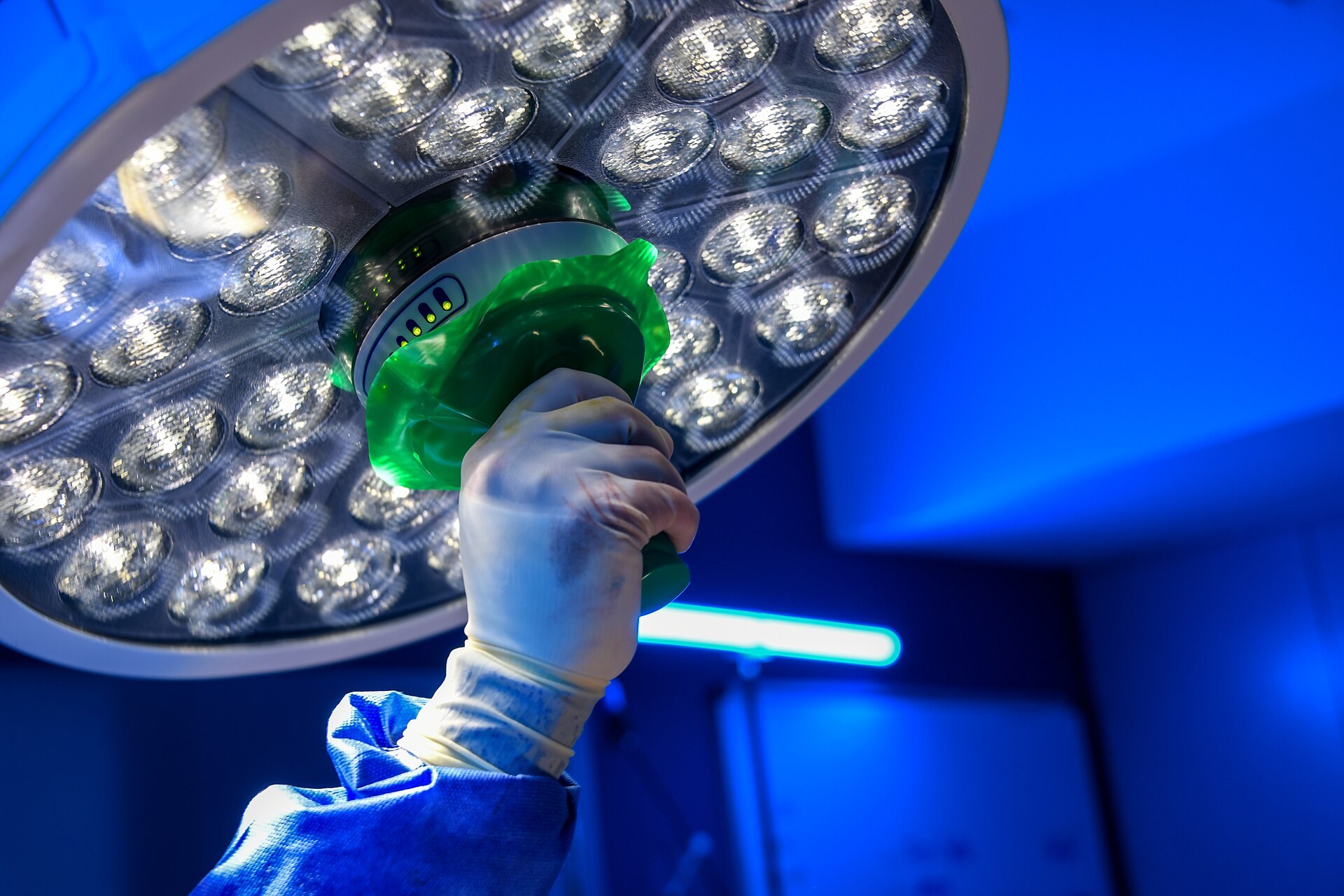 Surgical lights in a modern operating theatre